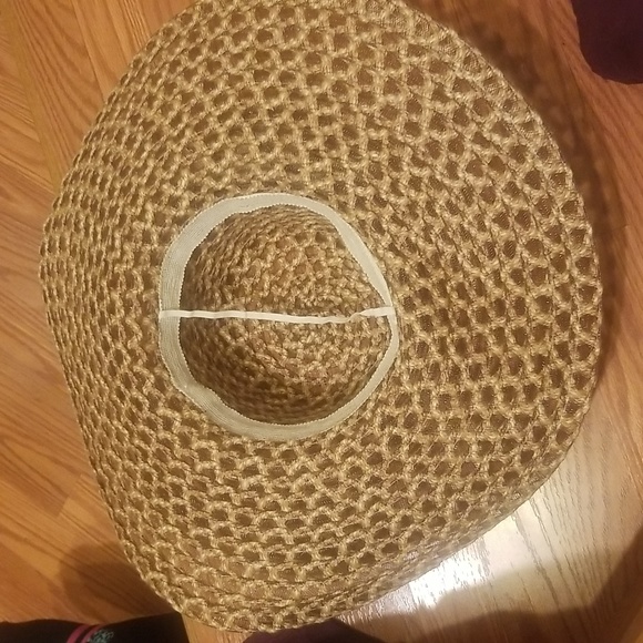 Hat - Picture 3 of 3